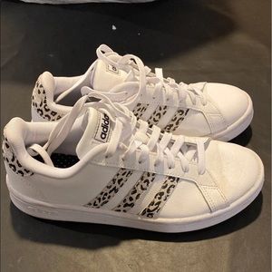 Adidas cloud foam sneakers